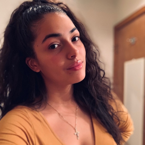 Meet your Posher, Veronica - Picture 1 of 1